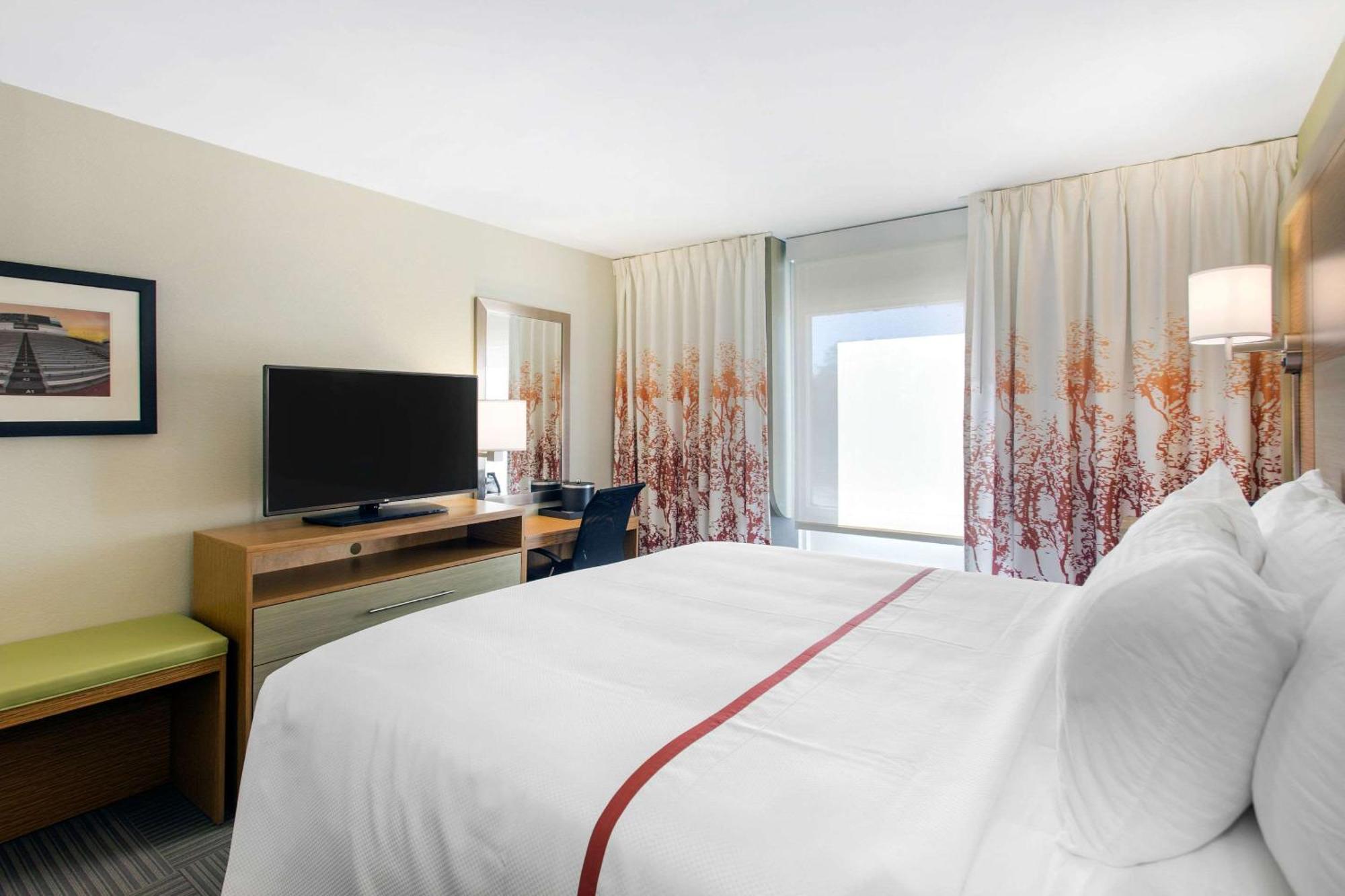 Gallus Stadium Park Inn, Ascend Hotel Collection Columbia Exterior photo